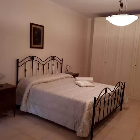 Porta Del Gargano Nocleg ze śniadaniem 3*